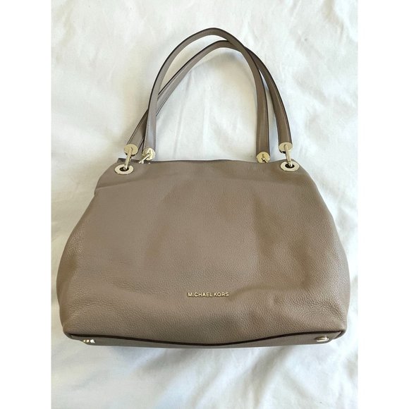 Michael Kors "RAVEN" Large Womens Leather Tote Color-Cream/ Beige  Size-@14” x 1 - Picture 1 of 8